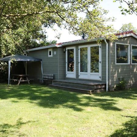 Een Chalet Met Prive Sauna En Tuin Villa Tzummarum Luaran gambar